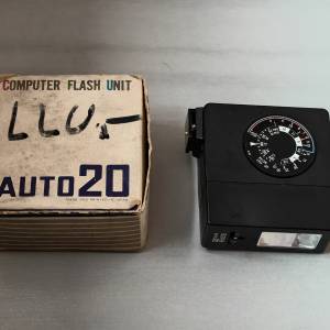請出個價 - 舊小型閃光燈 Sunpak Auto 20 Camera Flash Vintage