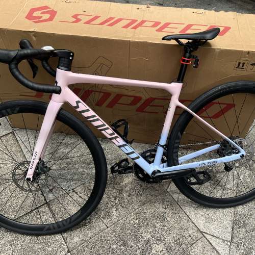 2025 SUNPEED ASTRO 阿童木 20速 油剎桶軸碳前叉鋁合金公路車 送水架前後蛙燈