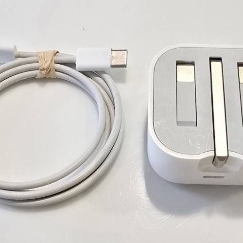 原裝正版 Apple 3-Pin 5w Type-C 充電器 A1696+Type-C to C Cable