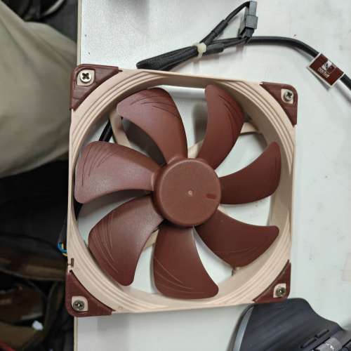 貓頭鷹 Noctua NF-A12x25 PWN / NF NF14-A14 PWN