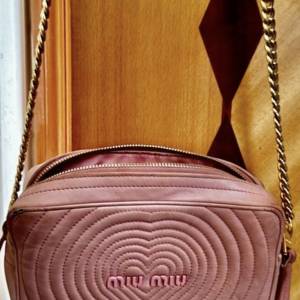 Miu Miu手袋