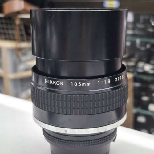 NIKON 105MM F1.8 AiS MOUNT