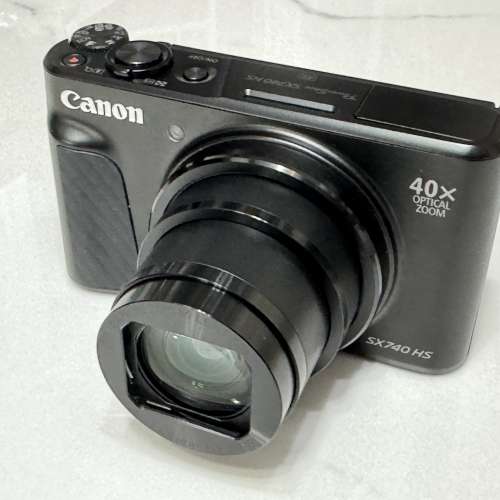 Canon SX740HS