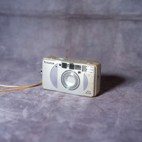 fujifilm silvi f2.8