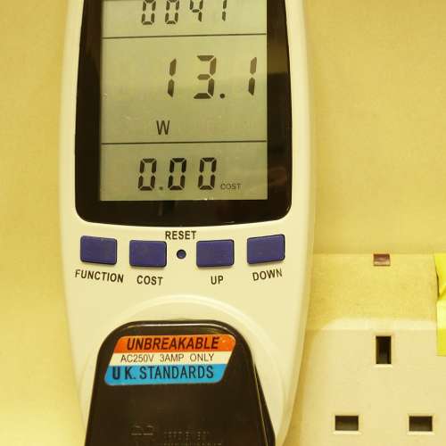 英式插頭功率計 計量插座 量度電壓電流功率頻率用電度數電費等多功能