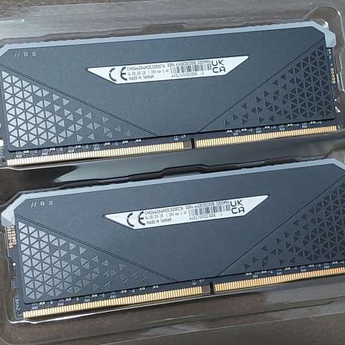 Corsair RGB DDR4 3200 64GB Kit (32GBx2）