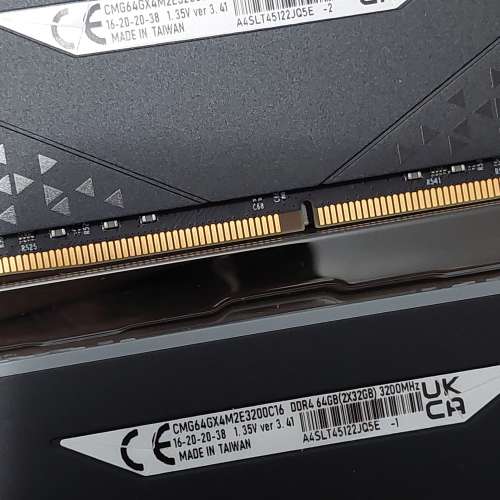 Corsair RGB DDR4 3200 64GB Kit (32GBx2）