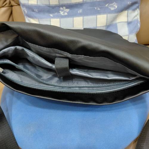 七匹狠男士防水斜孭袋