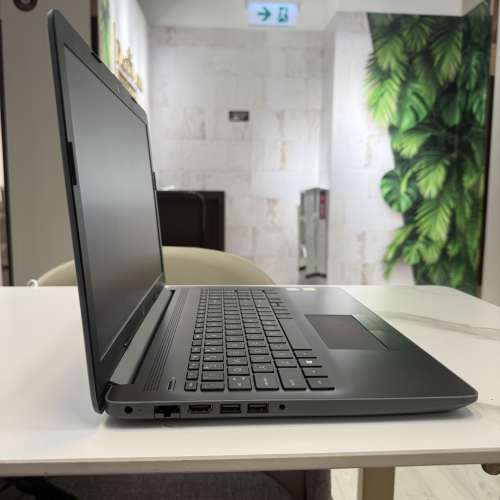 HP Pavilion 15 (獨顯 / 8代4核 i5 / 15.6" 高清 / Win 11 / 永久Office / SSD)