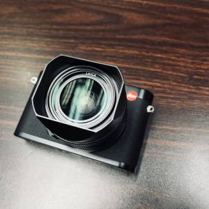 Leica q2