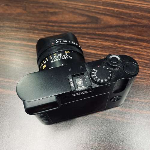 Leica q2