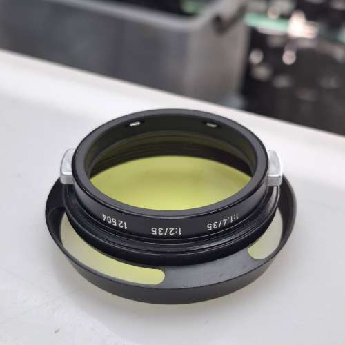 LEICA 12504 METAL HOOD + YELLOW FILTER FOR 35 1.4 35 F2 95% NEW