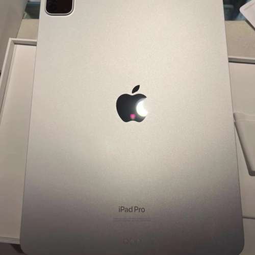 2022 款iPad pro 11寸4代256g銀色，M2芯片