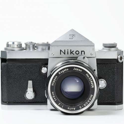|| Nikon F - Silver with Nikkor-S Auto 5cm F2 - Non-AI / Tick Mark Version ||
