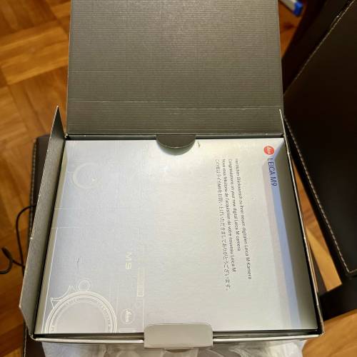 Leica M9 Empty Box with Original Cable plugs