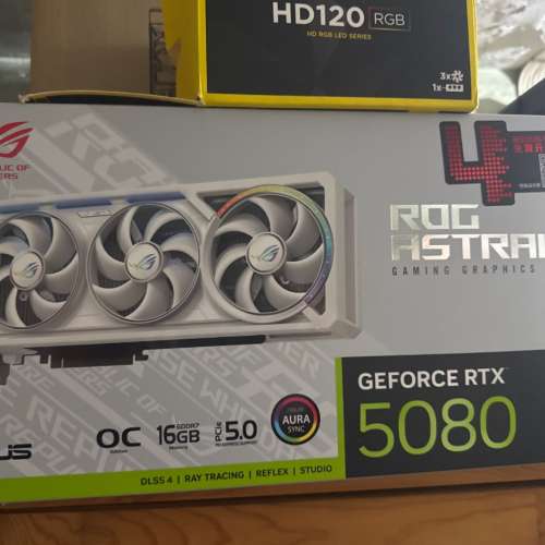 ASUS ROG ASTRAL RTX5080 16GD7 白色
