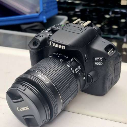 CANON EOS 700D + CANON EF-S 18-55MM F3.5-5.6 IS STM 95% NEW