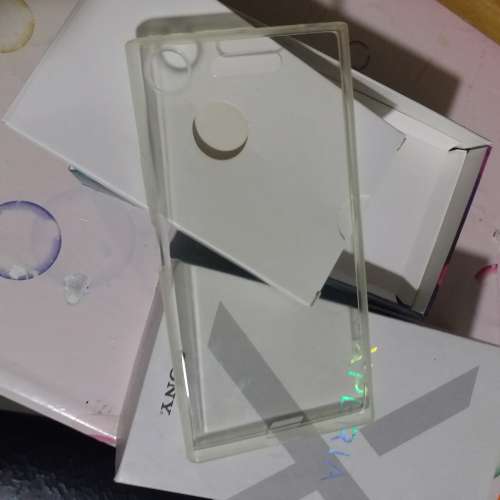 Sony xperia XZ 手機空盒連清水套一個。