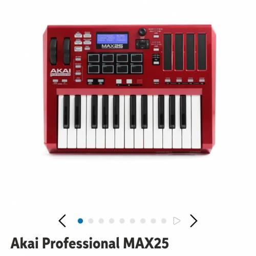 Akai Professional Max25 Keyboard with Backpack