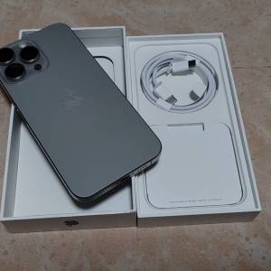 iPhone 15 Pro Max 256 gb 原色