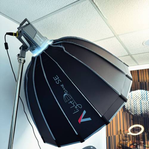 直播攝影均可用近全新Aputure 愛圖仕200DS+LS300X套裝（全套$4998/可散賣）包燈罩+...