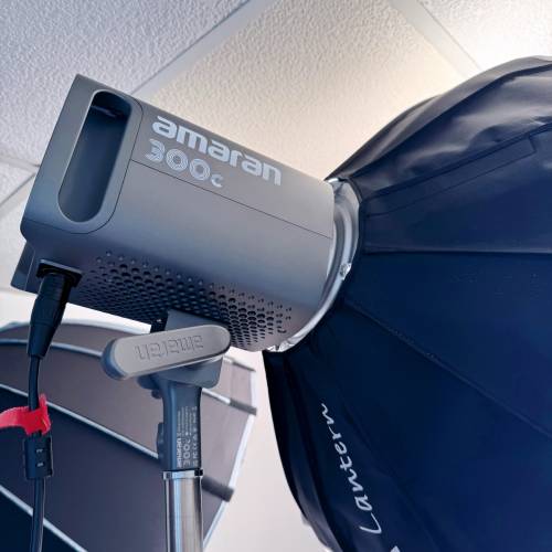 直播攝影均可用近全新Aputure 愛圖仕200DS+LS300X套裝（全套$4998/可散賣）包燈罩+...