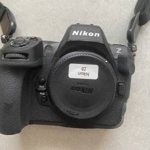 全片幅 Nikon Z8（關聯 Z9）