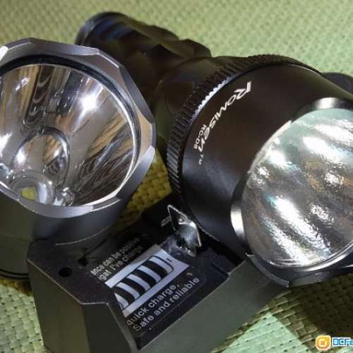 C8家族+cree LED電筒 $150