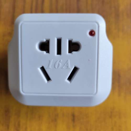 全新外國用旅行電插頭