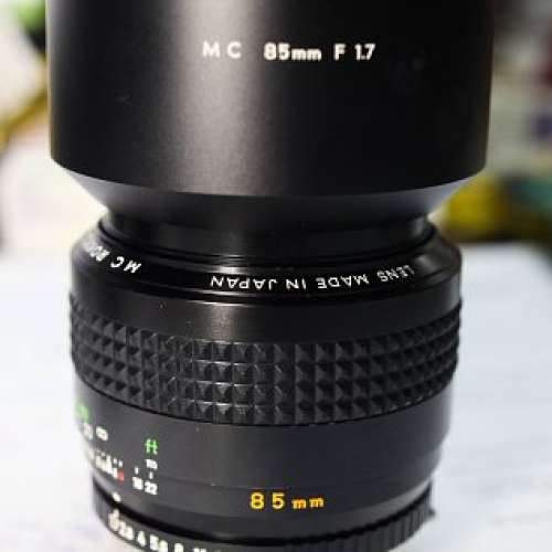 Minolta MC Rokkor-PF 85mm f1.7 手動鏡頭 連原廠金屬 hood