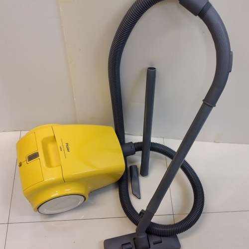 Vaccum cleaner (almost brand new, only once) 吸塵機 (接近全新，只用過一次)