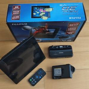 Fujifilm Finepix Real 裸眼3DV3數碼相
架及3DW3相機