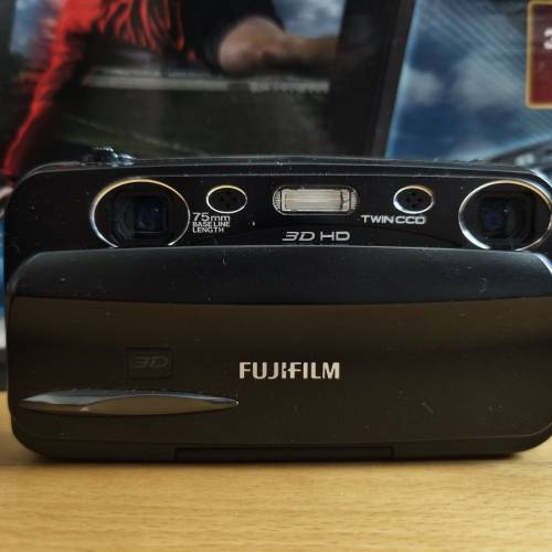 Fujifilm Finepix Real 裸眼3DV3數碼相
架及3DW3相機