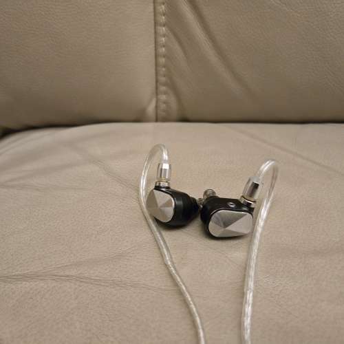 Astell&Kern × Campfire Audio Pathfinder