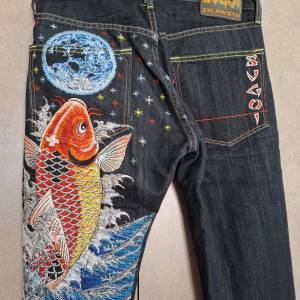 日本 Sugoi 刺繡牛仔褲(2)
