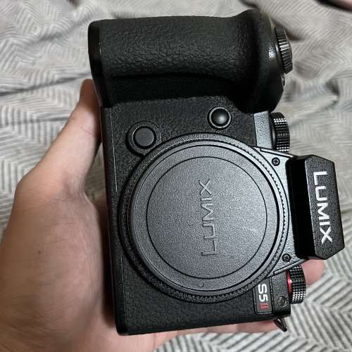 LUMIX s5ii
