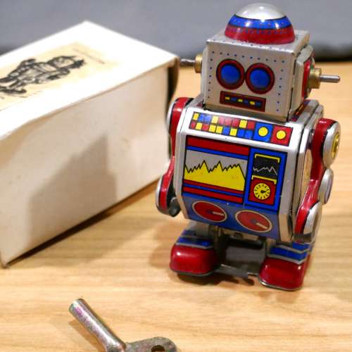 幾拾年前物品清貨~古董鐵皮機械人1件