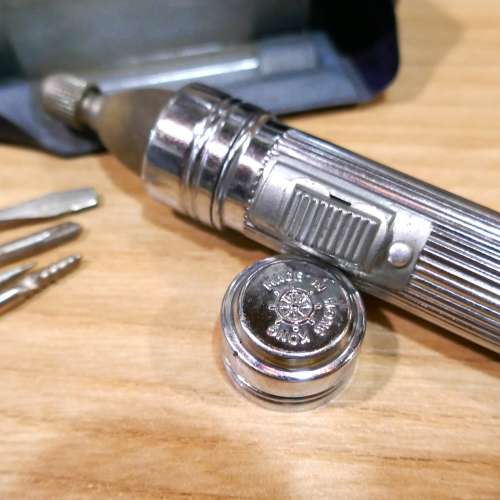 幾拾年前物品清貨~古董電筒多用批1個