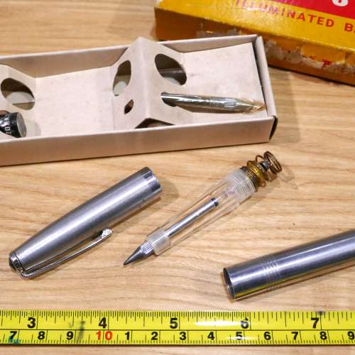 幾拾年前物品清貨~古董電筒筆1件