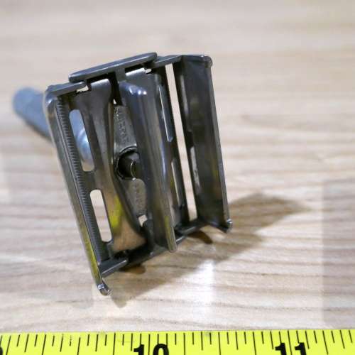 幾拾年前物品清貨~古董手動鬚刨1件