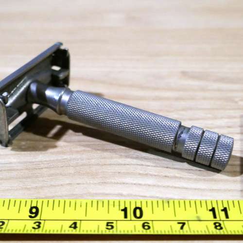 幾拾年前物品清貨~古董手動鬚刨1件