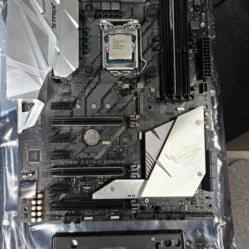 INTEL I7 8700K 連 ROG Z370-E Gaming 主板