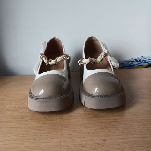 Shipping view women’s shoes 女裝鞋