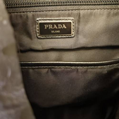 PRADA 2ZV136 迷彩大背囊 大容量
有卡
有塵袋