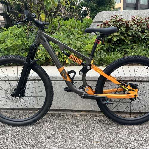 2025 新款 JAVA ANDA 9速 軟尾鋁合金山地車 送水架前後蛙燈叮叮