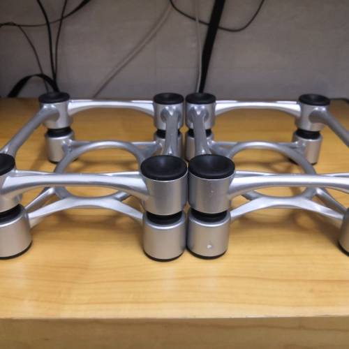 Iso Acoustics Aperta鋁製桌上型喇叭腳架1對(整體靓仔,全套有盒)