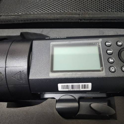 神牛 AD400 Pro 連燈罩燈架。