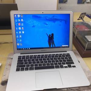 MacBook Air 13寸 輕巧筆記型電腦，256G 固態硬盤，輕巧薄身！