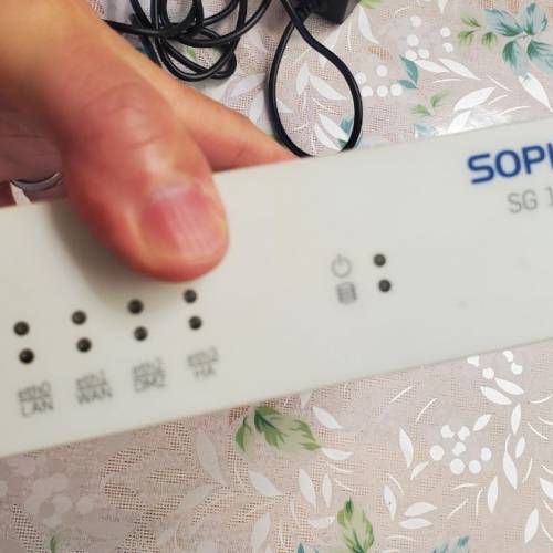 sophos SG 105W