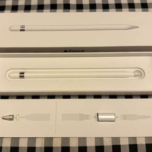 Apple Pencil 1 蘋果觸控筆 行貨 95%新 非常少用和新淨 只是筆蓋唔小心整裂左 電量...
